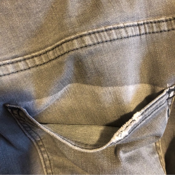 ❤️Madewell Distressed High Riser Skinny Grey Jeans Size 26 - Picture 6 of 7